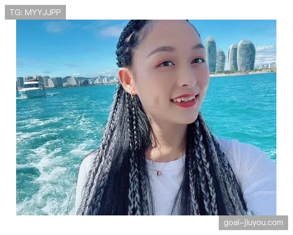 常园训练完直接啃鸡腿？这自律和放纵的切换也太真实了