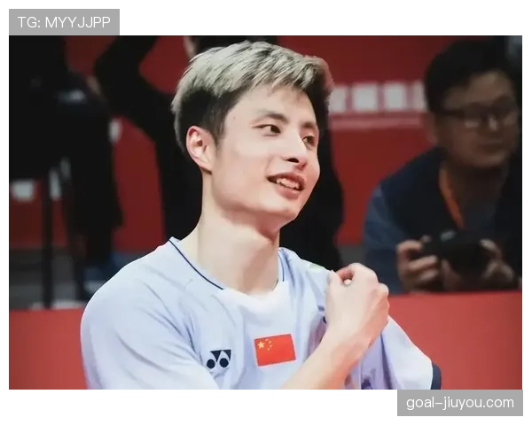 石宇奇穿得比谁都随意，场上那股子狠劲让人完全没法想象他今天刚起床